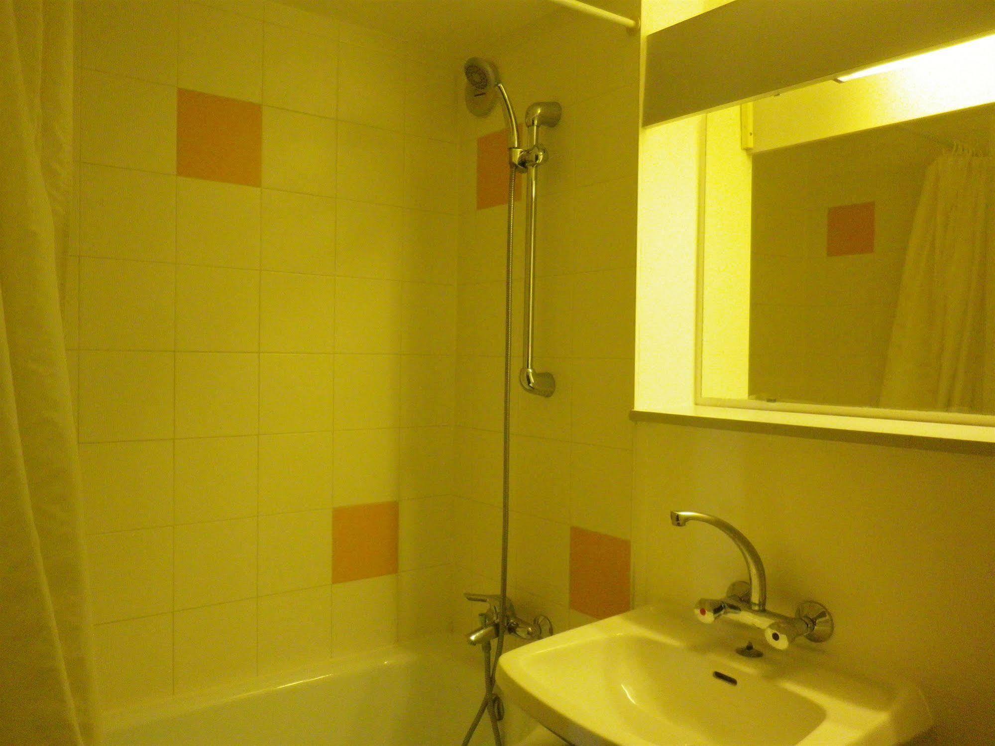 Hotel Amys Voreppe Dış mekan fotoğraf